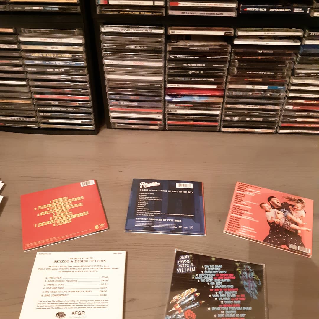 hiphopinions2's tweet image. New arrivals

Locksmith &amp;amp; Apollo brown - no question 
Skyzoo &amp;amp; Pete Rock - Retropolitan
Ra the rugged man - All my heroes are dead
Skyzoo &amp;amp; Dumbo station - the bluest note
Czarface - Every hero needs a villain 

#dalocksmith #apollobrown #ratheruggedman #skyzoo #peterock