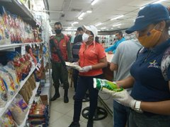 rasta_celestial's tweet photo. 🌐#RastaInforma| Desde el Edo. #Monagas el equipo multidisciplinario de @MinComercioN, @sundde_ve @SunagroVzla y @SencamerCalidad se mantienen activos con las fiscalizaciones a los comercios para validar su estatus legal
#DemocraciaSaludYPaz https://t.co/vGAthst6FO