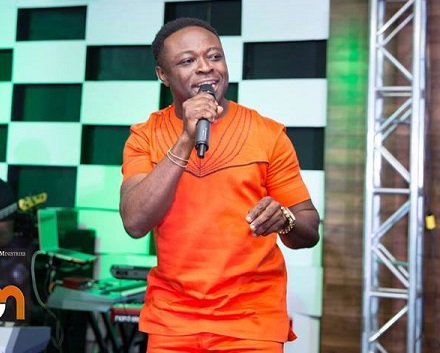The_AmuMawutoh's tweet photo. Helloooo, this week #TheRetro takes you back to almost 13 years ago. Our song pick is Onyame Aseda by Kwaku Gyasi. We have seen the first half of 2020. Was it rough? Yes! But  we are here amongs the living. So it's only right that we pick a song that expresses thanks https://t.co/wgeERbRwxM