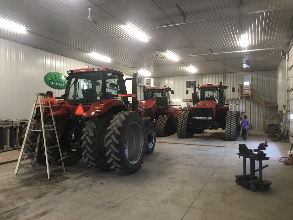 wluyks's tweet photo. Grandson waxing tractors keep keeping them busy https://t.co/nNZ9mSLD2g