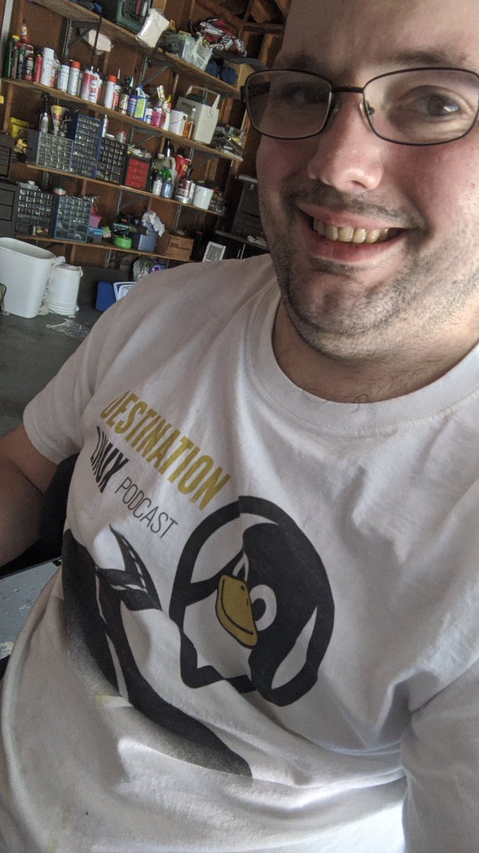 Bearded_TN's tweet photo. "When I really love something I buy the t-shirts and wear it around and support it." - Ryan @dasgeekchannel Damn right dude. #DestinationLinuxNetwork #DLN #Linux https://t.co/a5ymFE0tMv