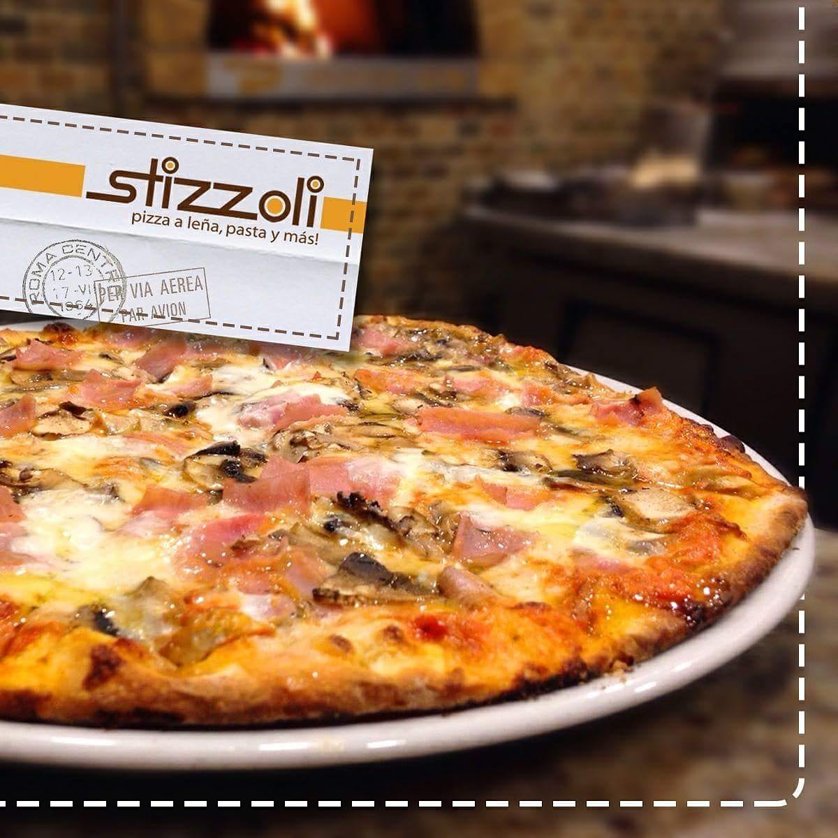 Sólo por hoy 3x2 en pizzas* pidiendo por @appetito24 #12deoctubre #stizzoli #pizzahornoaleña #foodiepty #pizzatime #fornoalegna 
*seleccionadas