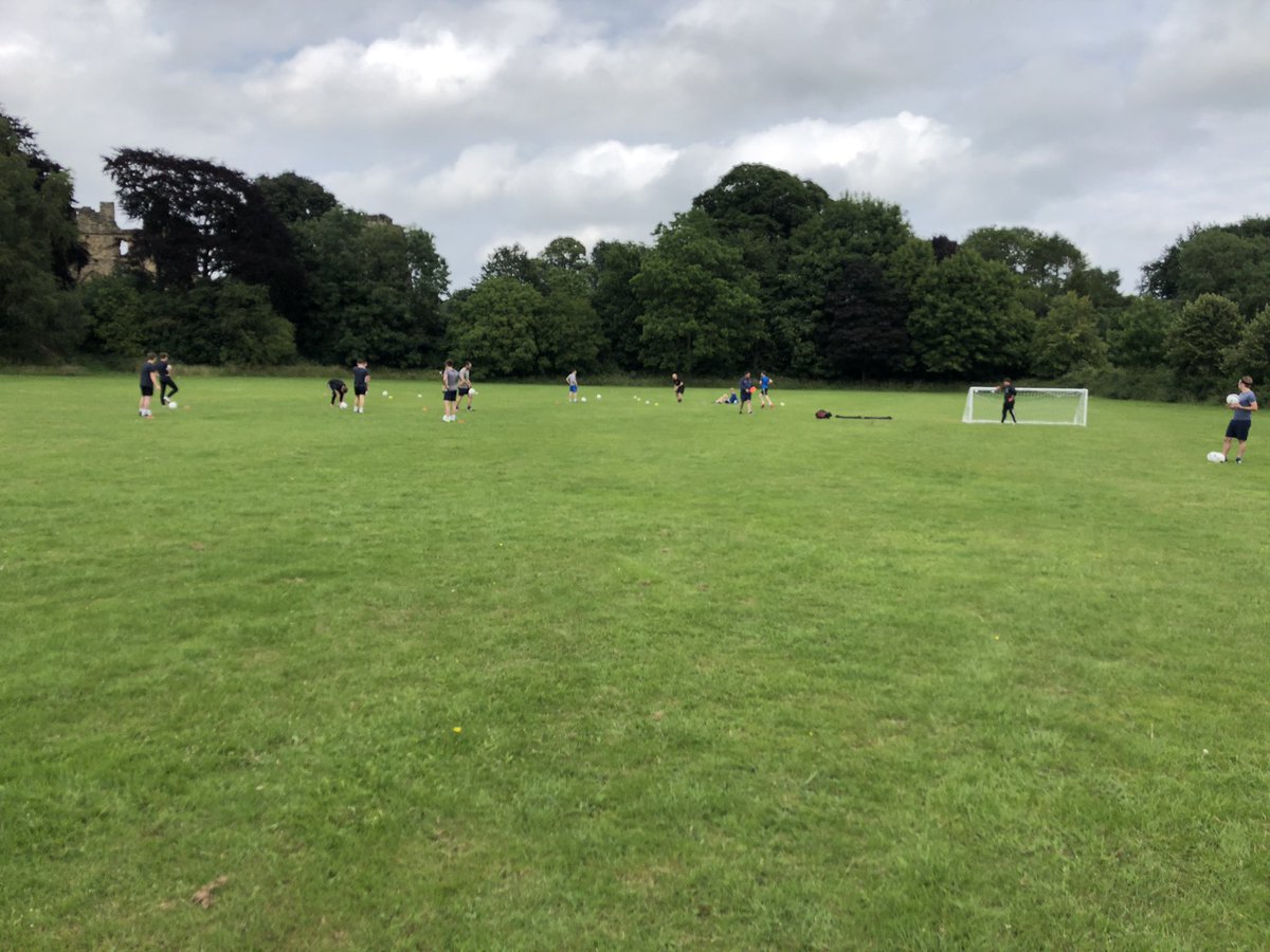 AshbyUnitedCFC's tweet photo. ⚽️Great training sessions for the U15s &amp; 16s tonight! ⚽️ https://t.co/4v6OubdNEF