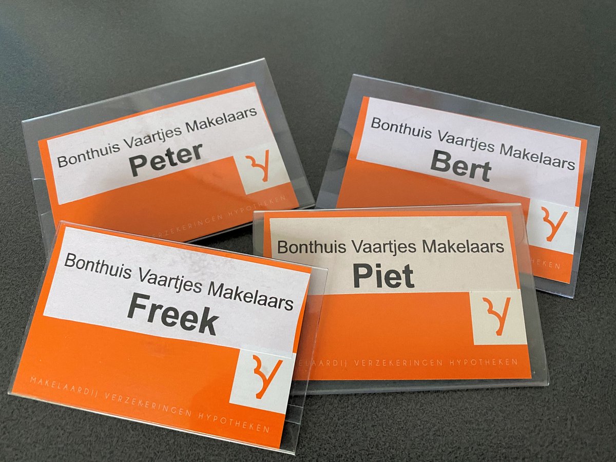 Vanmiddag 'de aftrap' verkoop van 19 nieuwbouw appartementen 'Wachters in de Weide' in #Hasselt. Prijzen vanaf € 220.000,- v.o.n.

Veel geïnteresseerden kwamen naar het multifunctionele centrum de 'Streukeler Veste' om een brochure op te halen en bij te praten met de makelaars