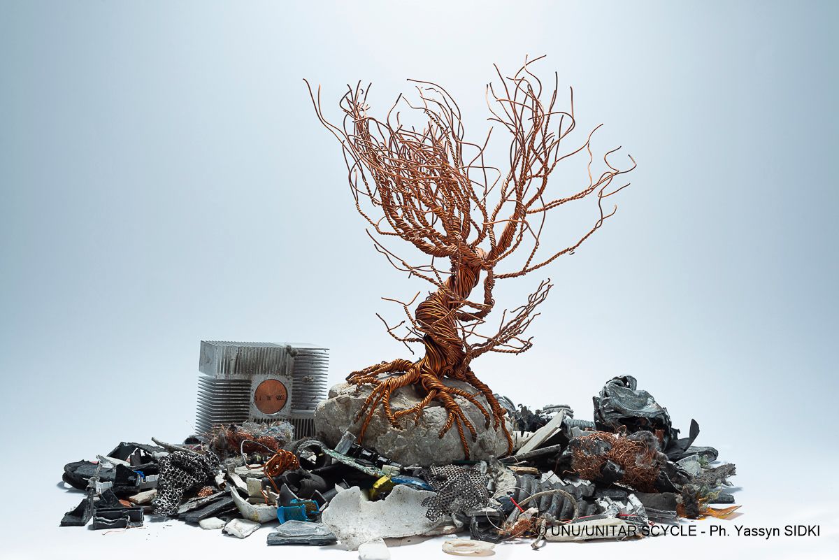 UNEP's tweet photo. A record 53.6 million tonnes (Mt) of e-waste was produced globally in 2019 — the weight of 350 cruise ships the size of the Queen Mary 2.
More from the UN’s Global E-waste Monitor 2020: https://t.co/ONahmW3ejT
#BeatPollution https://t.co/oZQkPcoP6C