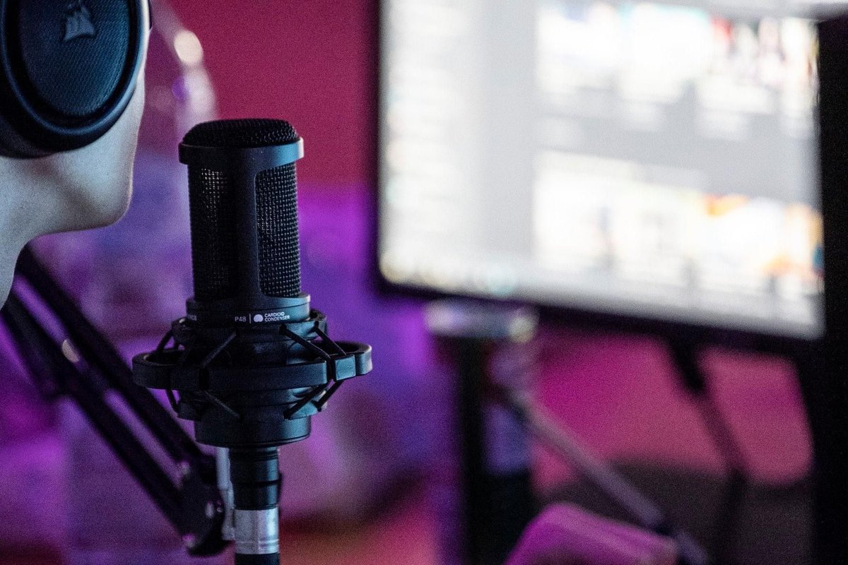 Rad streamaš? Na EPICENTER 21 boš lahko z uporabo optične povezave hitrosti 1/1 Gbps prenašal svojo igro v skorajda neomejeni kvaliteti! Pridruži se največjemu gaming dogodku v Sloveniji na bit.ly/2CPxTRk!