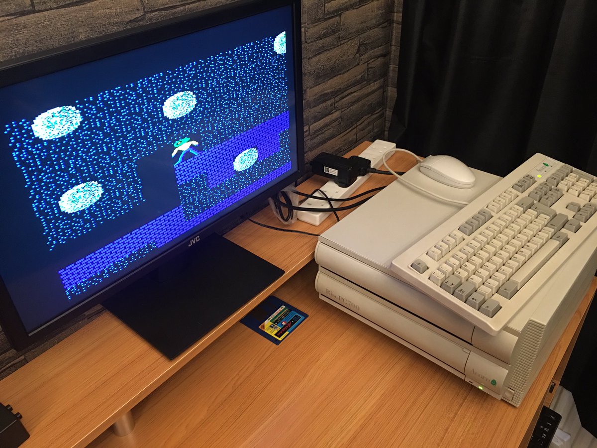 ZX_Gordo's tweet image. A good friend of mine donated his RiscPC to my retro collection. It’s a beauty! And I got to play Elite again! #RiscPC #Acorn #RiscOS #RETROGAMING #Elite