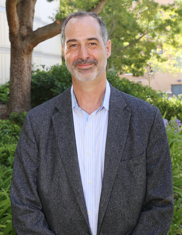 UCIEngineering's tweet photo. Green to Serve as Interim Dean
https://t.co/IMtpeIbgv9
#uci #uciengineering #engineering #interimdean #news #highered #HSSoE https://t.co/hBMlAqzT7N