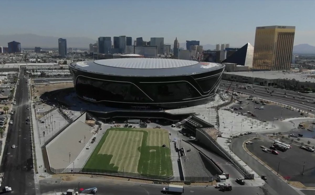 mickakers's tweet photo. Allegaint Stadium (@AllegiantStadm) sits at 98% complete with 29 days left until its July 31 substantial completion date. #vegas #raiders #stadium https://t.co/3R6eQee9q8