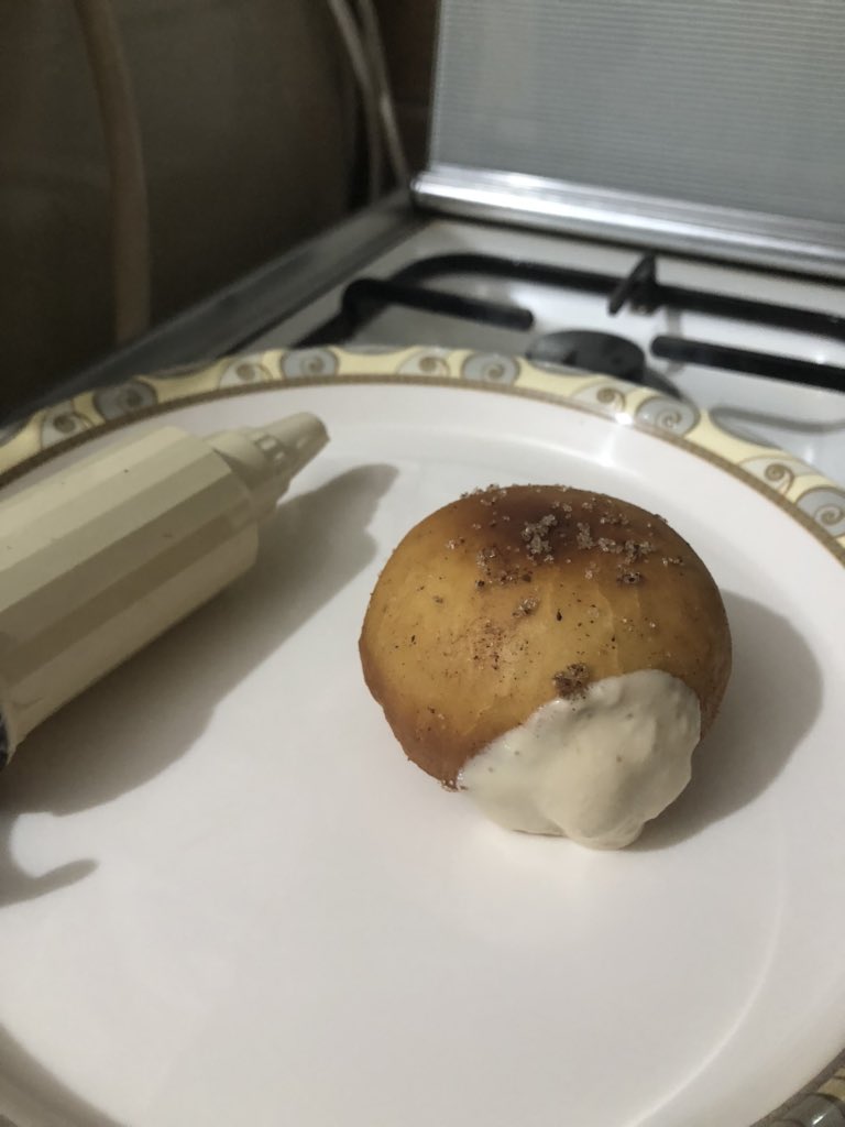 newali_'s tweet photo. اول مره نشارك في مسابقة 😂
#ليمون_شيف 
#اكل_بيتي 
Cinnamon roll 
Cookies  🍪 
Ice cream 🍨 
Donuts 🍩 

Like and retweet plz🙏🏽🤷🏻‍♂️ https://t.co/K70QvQUJBP