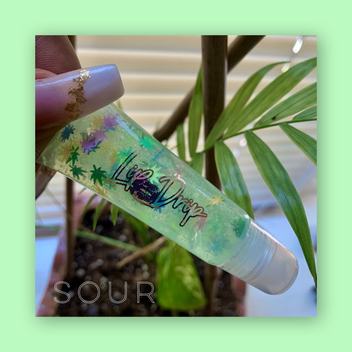 tatymichellexo's tweet photo. Introducing our newest Lippy #SOUR. 💚

Ultra shiny clear lipgloss With iridescent sparkles. Infused with HEMP seed oil.

Finally restocked on some of our #LIPDRIP available on the site at 3pm

https://t.co/4U1CLbpICc https://t.co/w2NS7gHqUv