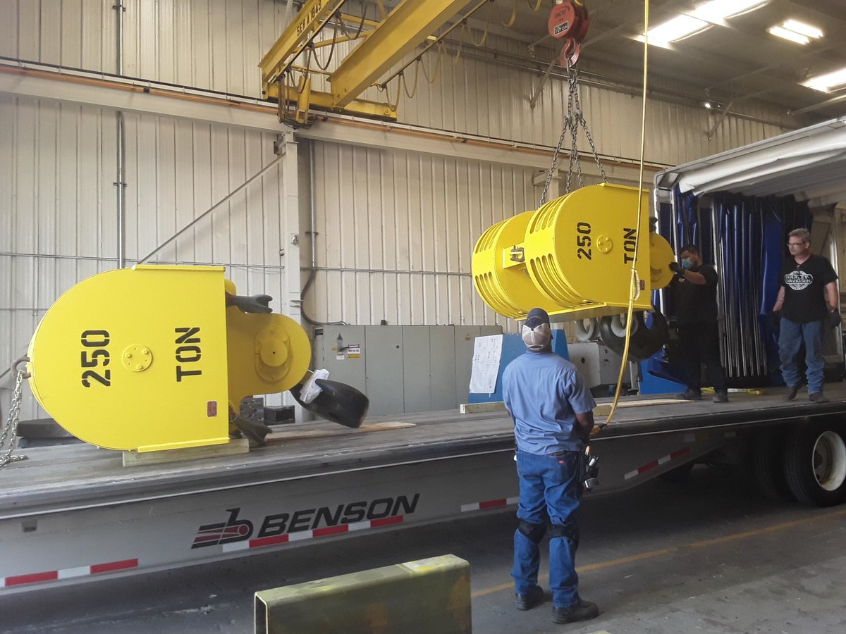 aceworldcompany's tweet photo. Loaded up and shipping out. This impressive pair of 250-ton load blocks built here in Fort Worth is headed to our customer in Florida. They will be used in the aerospace industry.
#aceworldcompanies, #loadblocks, #wireropehoist, #overheadcrane https://t.co/9fEEuUxBYb
