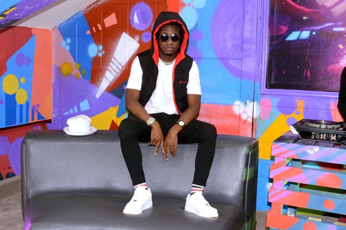 Colifixe's tweet photo. It was a Great Show π @spirittvug
Thanks for Having @KingOfRadioUg & @EasySamuel
#AfricanExclusive #ColifixeMusic
Click & #subscribe for the New Music Video πππ
https://t.co/nhvyjgXtTM https://t.co/uxiIBNLrms