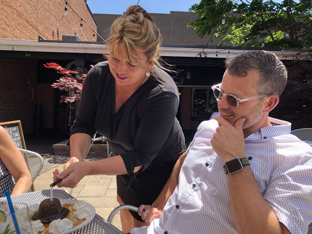 confed_group's tweet photo. Someone we know is turning FIFTY on Sunday, so we decided to take him out for lunch at one of his favorite spots.

If you see Blake (@BusinessEdge) out and about, be sure to wish him a happy birthday!

🎉🎉 https://t.co/yQhOdNIyRh