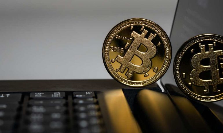 BitcoinNewsBull's tweet photo. Bitcoin (BTC) Could Reclaim $10k in 49 Days – Crypto Analyst -
https://t.co/hzkYYNilOe
#Bitcoin #Cryptocurrency #Blockchain https://t.co/triOpizSWR