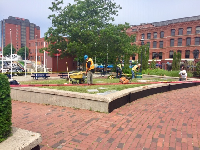 cityofsaintjohn's tweet photo. #seacanbeer #popuppark #selfiewalk Signs of summer are popping up all over Saint John! Don’t forget – the Saint John #nightmarket is open this evening, featuring #local crafts, foods and music. Des signes de l’été apparaissent partout dans Saint John! @VisitSaintJohn https://t.co/nAhEIFusjZ