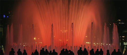 calwaters's tweet image. Amazing Water Features #7
The FontMagica in Barcelona has 7+ billion possible combinations of water and light due to the possibility of combining the hydraulic and lighting elements available. Over 2.5 million visitors/year visit the fountain. #waterfeatures #waterfeaturedesign