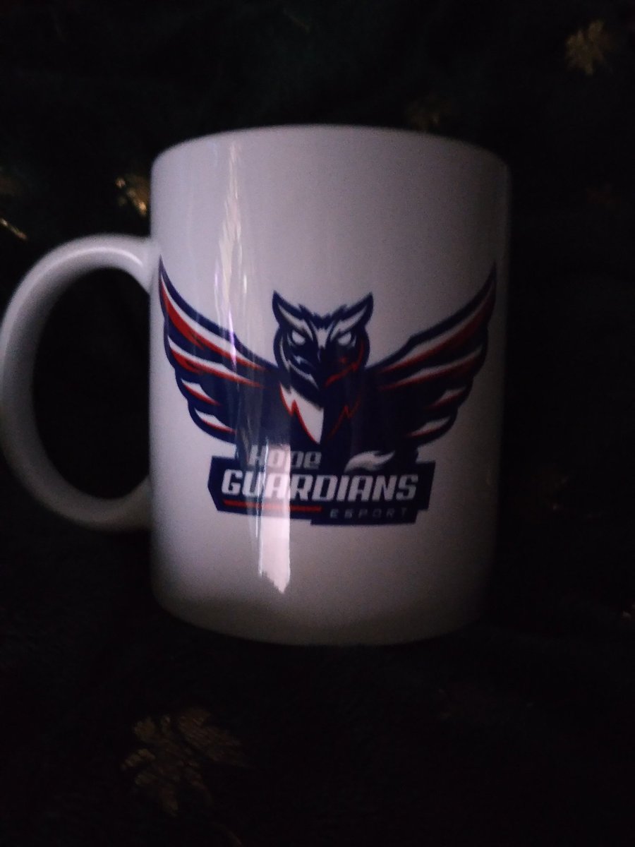 Mme_Reyna's tweet photo. Et un mug de plus qui ira rejoindre ma petite collection !
Merci à @HopeGuardians 😍
Il est juste sympa ce petit aigle 🦅
( cc a @tenshiruju )
#hopeguardians 😉 https://t.co/FNDGqvijQN