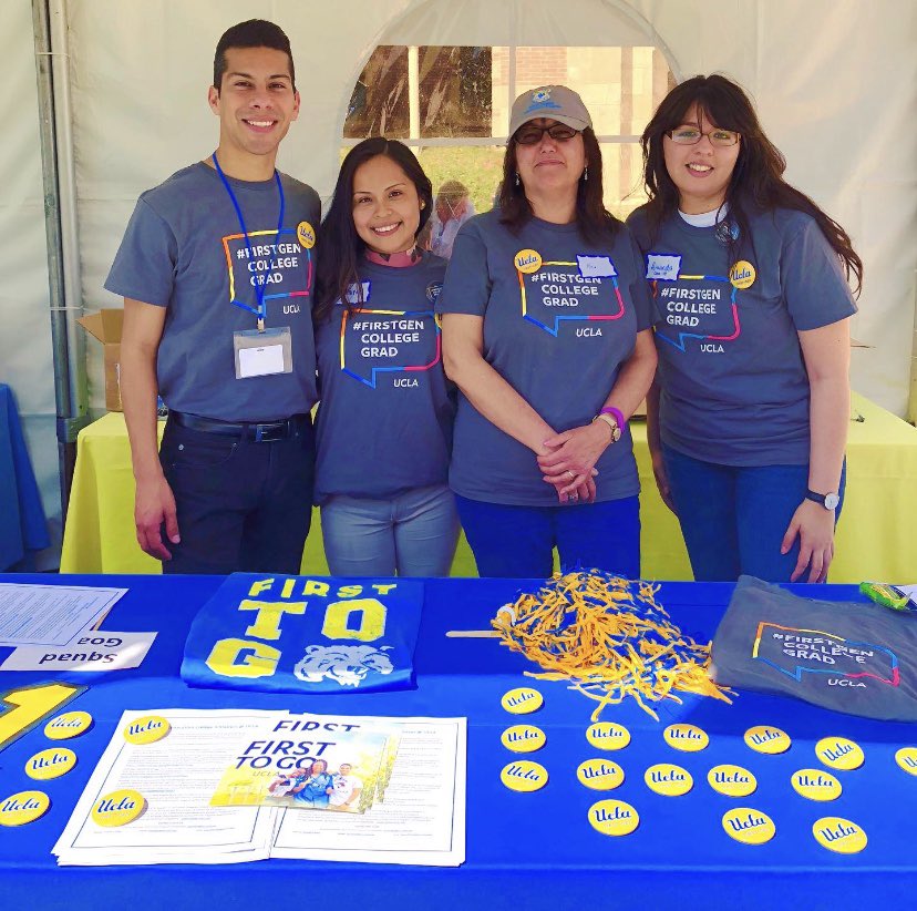 FirstGenAlumni's tweet image. #tbt Board member Shanine Jaimes and committee member Heidi Butcher welcoming incoming first-gen during Bruin Day 2018. 🐻💙💛
#uclabruinday #uclafirstgen #uclabound #firstgen #firsttogo
