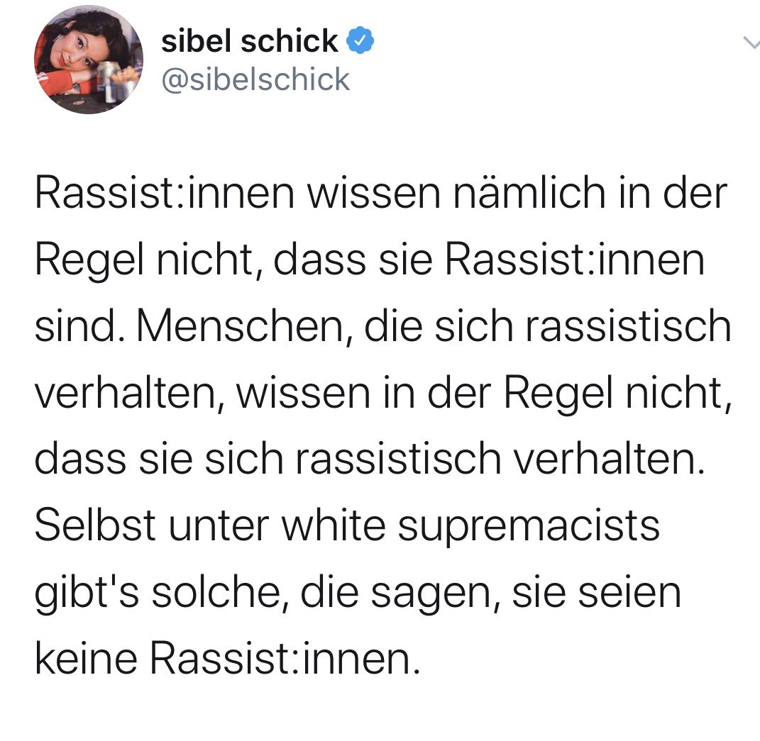 Birgit_Kelle's tweet photo. Idioten wissen nämlich in der Regel nicht, dass sie Idioten sind. Menschen, die sich idiotisch verhalten, wissen in der Regel nicht, dass sie sich idiotisch verhalten. Selbst unter außergewöhnlich Berufsbegabten gibt es solche, die sagen, sie seien keine Idioten. https://t.co/DfKaRzZWWu