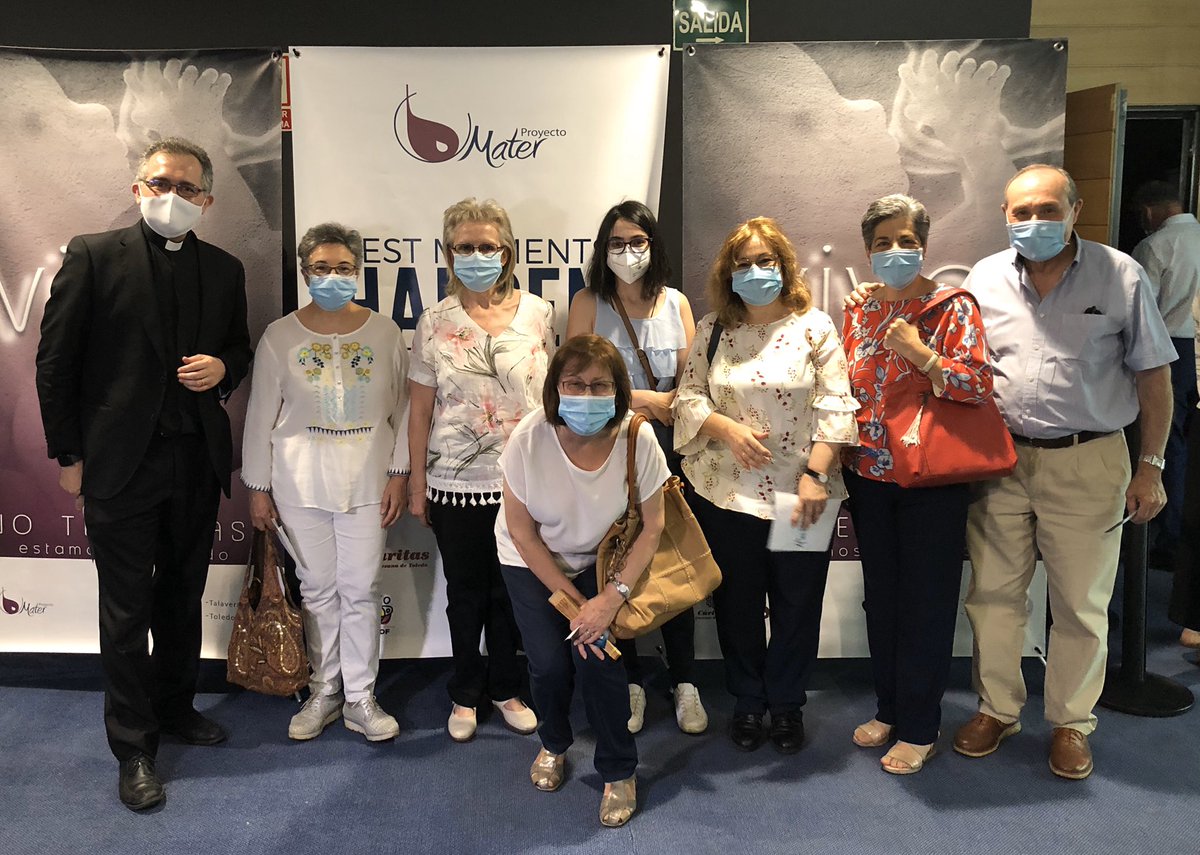raulmuji's tweet photo. Con un grupo de voluntarios del #proyectoMater de mi Parroquia, asistiendo al preestreno nacional de la película #Unplanned en la sala 1 de #Cinesur, en #LuzdelTajo, Toledo! https://t.co/dhPM5ZRVvp