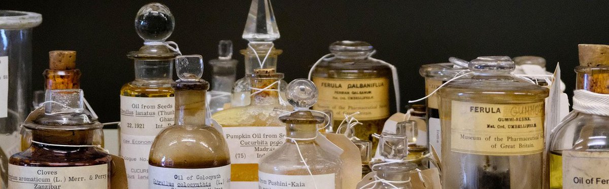 The  #EconomicBotanyCollection  @KewScience  @KewMobileMuseum is a huge cornucopia of useful plants. Amongst cricket bats & barkcloth cloaks are many  #PharmHist objects, including a large collection transferred from  @rpharms
