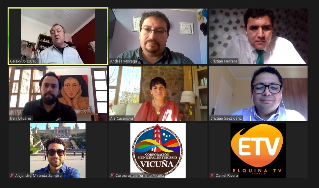 moragagranate's tweet image. Agradezco a @VicunaTurismo la invitación a participar del conversatorio sobre el #Eclipse2019 y como lo viví desde mi trabajo en @MiRadiols una linda oportunidad de recortar una experiencia única 👍