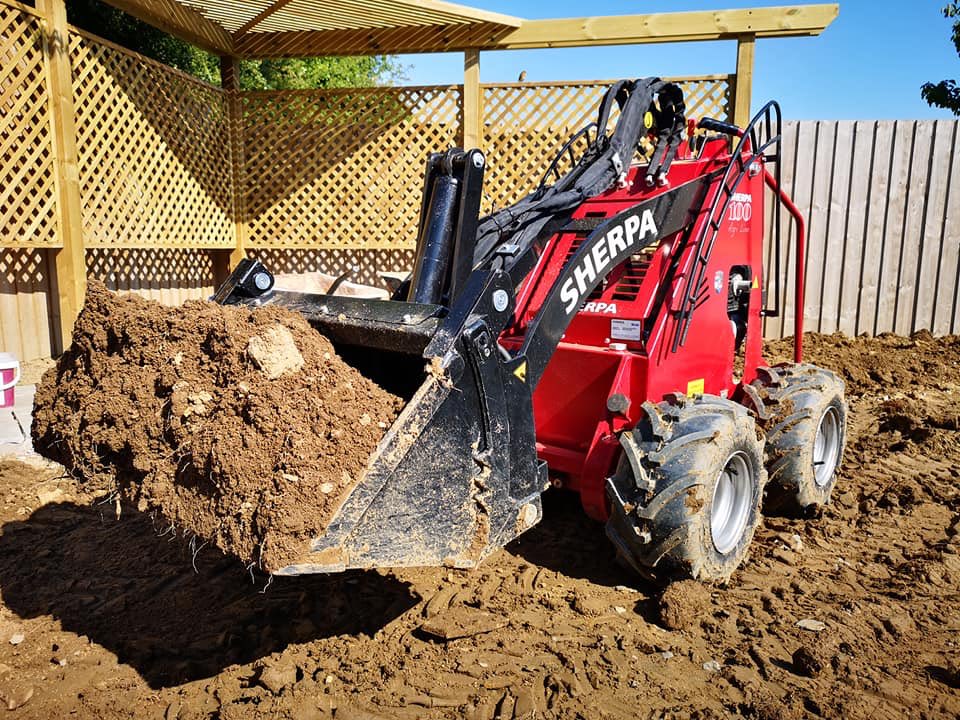 A #SherpaMiniLoader is like a #LandRover...
They both look great when covered in mud!