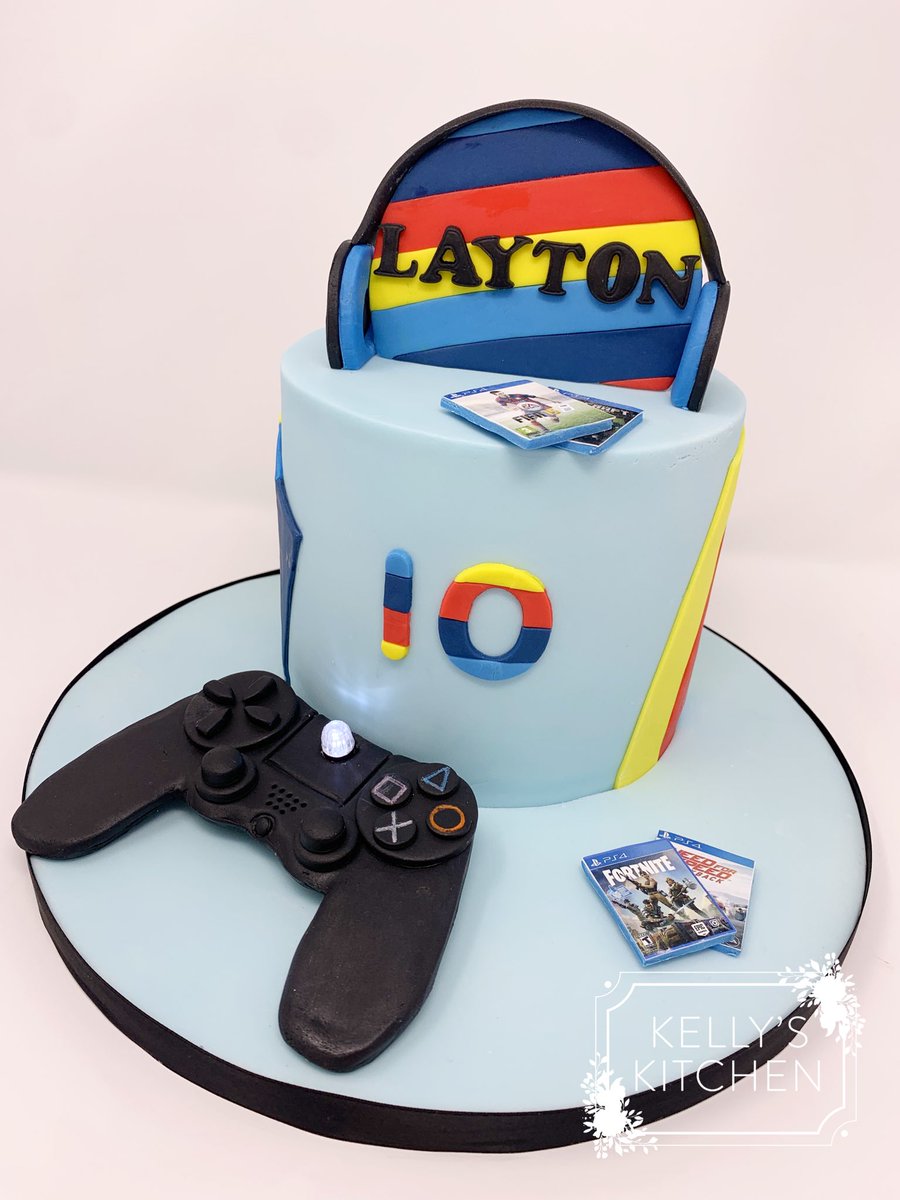 🎮”Ready for the next level” 🎮 

A PlayStation themed cake for a lovely little man who has reached double figures!
#playstationcake <a href="/PlayStation/">PlayStation</a> #playstation #lightupcake #royston