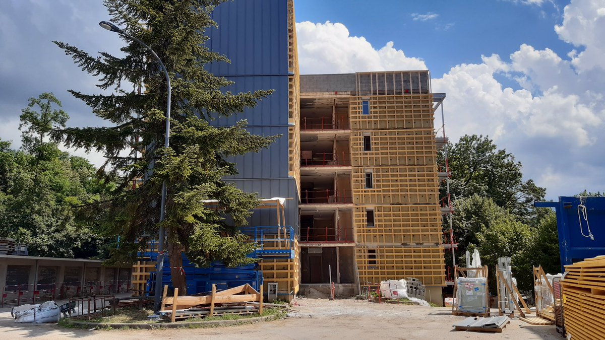 Visite des quartiers #qpv Brunetière, #qva Baltiss en cours de réhabilitation avec Juliette Beregi Sous-préfète en charge de la politique de la ville <a href="/Prefet38/">Préfète de l'Isère 🇨🇵🇪🇺</a>, <a href="/julienpolat/">Julien Polat</a> Maire de <a href="/Voiron_Ville/">Ville de Voiron</a>, Jean-Paul Bret Président de la CAPV, <a href="/Didier_Monnot/">Didier MONNOT</a> DG <a href="/PluralisHabitat/">Pluralis Habitat</a>. <a href="/PROCIVIS/">Procivis</a>