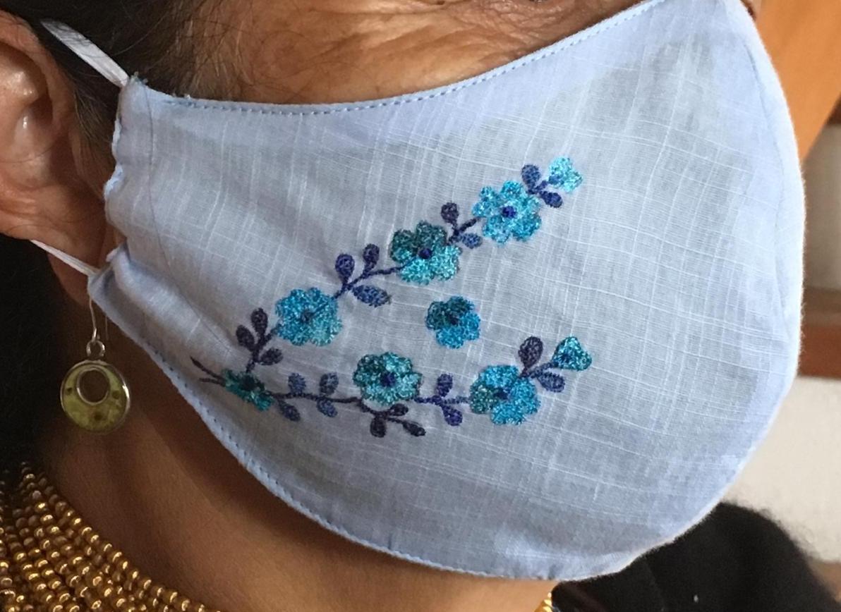 CuriPacha's tweet photo. Mascarilla bordadas. Disponibles para Guayaquil. Hechas en Otavalo https://t.co/fchmPoExTM