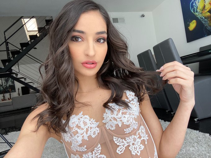 Hi guys! The voting for @Penthouse Pet of the Year is still happening pls vote 💋💕https://t.co/EJZZqjc1QO<a class="tags" href="/tag/penthouse">@penthouse</a>