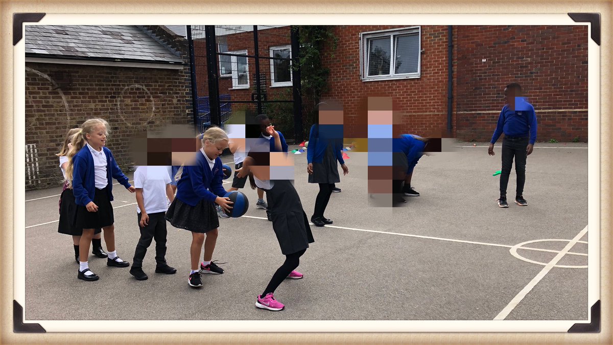 MrPerulero's tweet photo. Fun and exercise together are key for a healthy and happy development. Key group A did a race playing the game βover and underβ. They were so competitive @Centralprimary #FunisCentral https://t.co/Bbda4dztjm