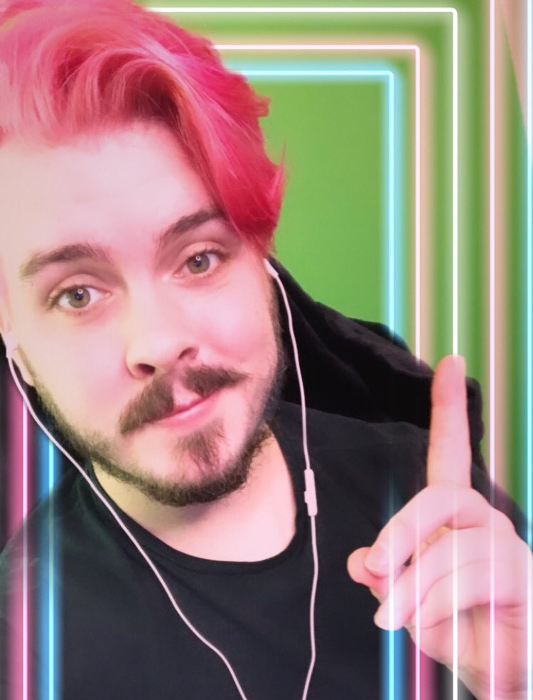 Delphron's tweet photo. Imagine thinking Pride is only a month long? It’s for life! 🌈 Anyway I’m live doing some Minecraft to relax, so pop by and chat! #Colorsmp Links In My Bio! 😘 https://t.co/GdNdiopprL