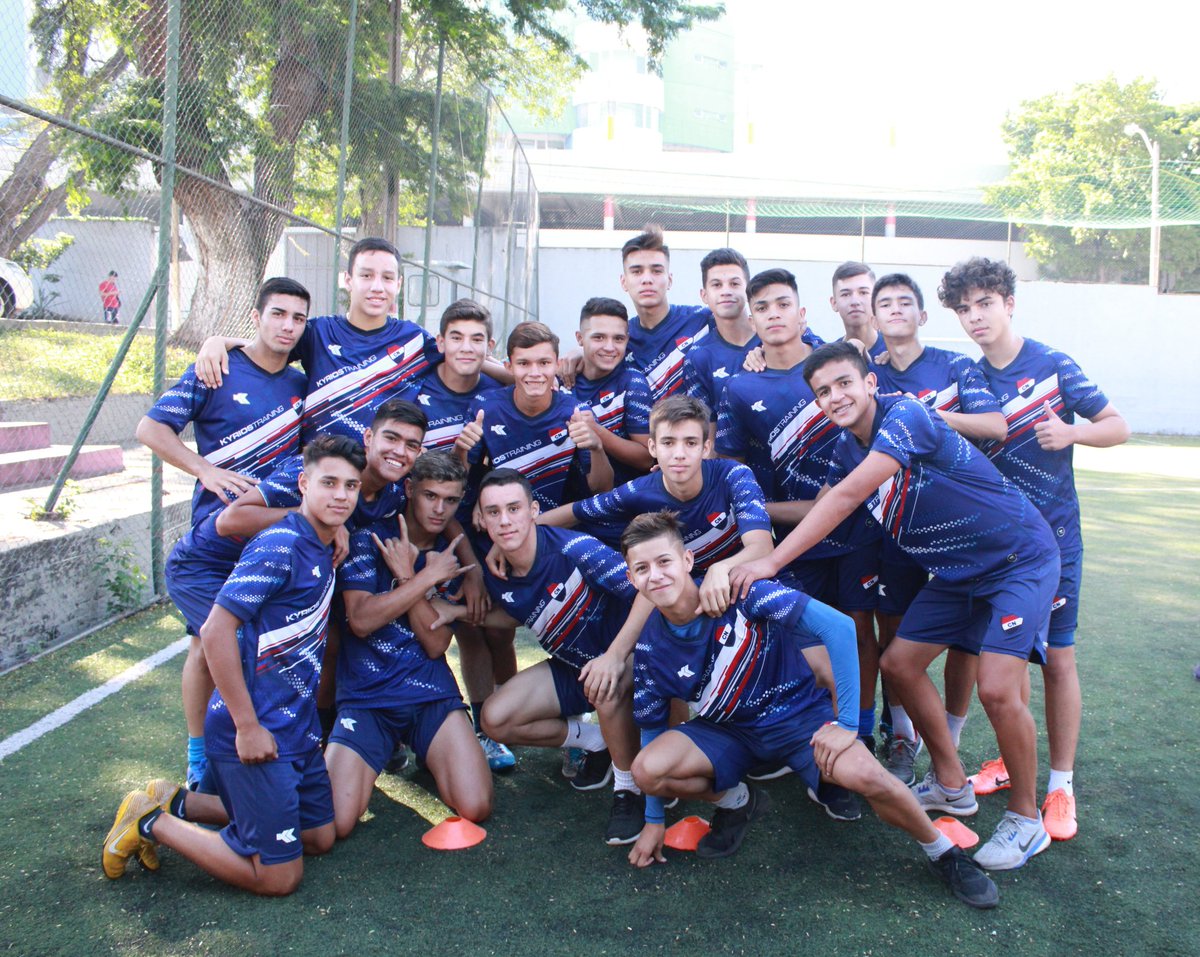 CanteradelTrico's tweet photo. #tBtTricolor🔴⚪🔵
#QuedateEnCasa
🙋🏻♂️⚽️RECORDEMOS los momentos de entrenamiento de las divisiones formativas🏋🏻♂️🏃🏻♂️
#LaAcademia #SeguiEntrenando💪🏻 https://t.co/ZQzP95V8UE