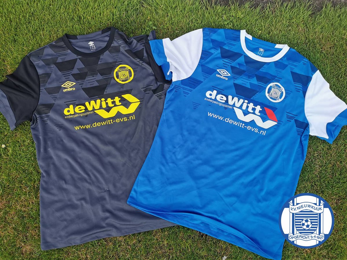 🤩 Nieuwe kledinglijn 🤩

Eindelijk is het rond. Vanaf komend seizoen is Umbro onze nieuwe kleding partner.
 
Hier alvast het uit⚫🟡 en thuis🔵⚪ tenue van ons eerste elftal.

De rest van de kledinglijn zal binnenkort volgen.

Wat vinden jullie ervan?🧐

#nieuwkuijkismijnclub
