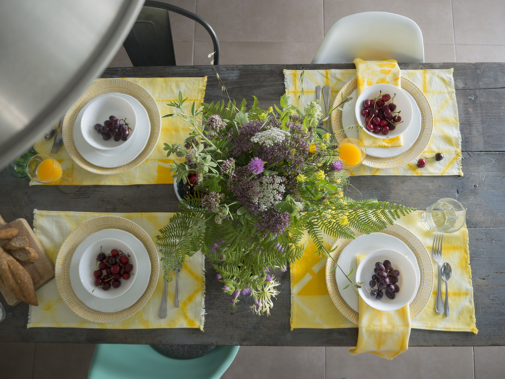HandBox_'s tweet photo. Es época de familia, de reencuentros, de volver a conectar ¿qué mejor que reunirnos en casa?
@miren_defdeco nos trae 7 trucos imprescindibles para decorar una mesa de verano ¡Y a triunfar!
https://t.co/QOGrQBXKpk
#mesa #decoracion #diy #familia #manualidades #handbox https://t.co/a7vzz8iuxp
