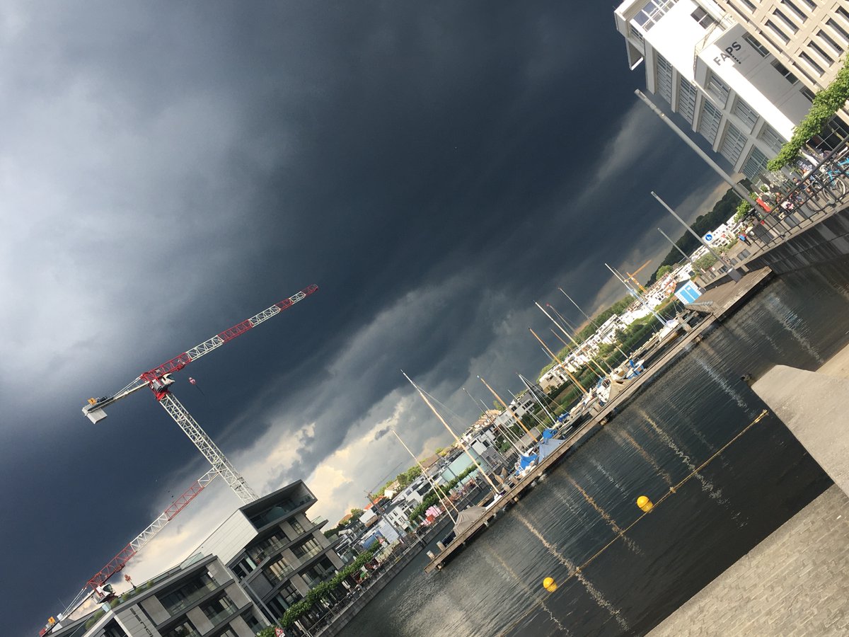 ruhrpottagentin's tweet image. Tag 66 + 67: Dankbar für meine erstes gegebenes #wingwave Coaching, für den spannenden #newworksalon mit @ihoelt und @ra_kathrin zum Thema #RemoteWork und feinste Wetterspiele am Dortmunder Phoenixsee. #newwork #dankbarkeitsjournal #mindfulmoments #digitalernewworksalon