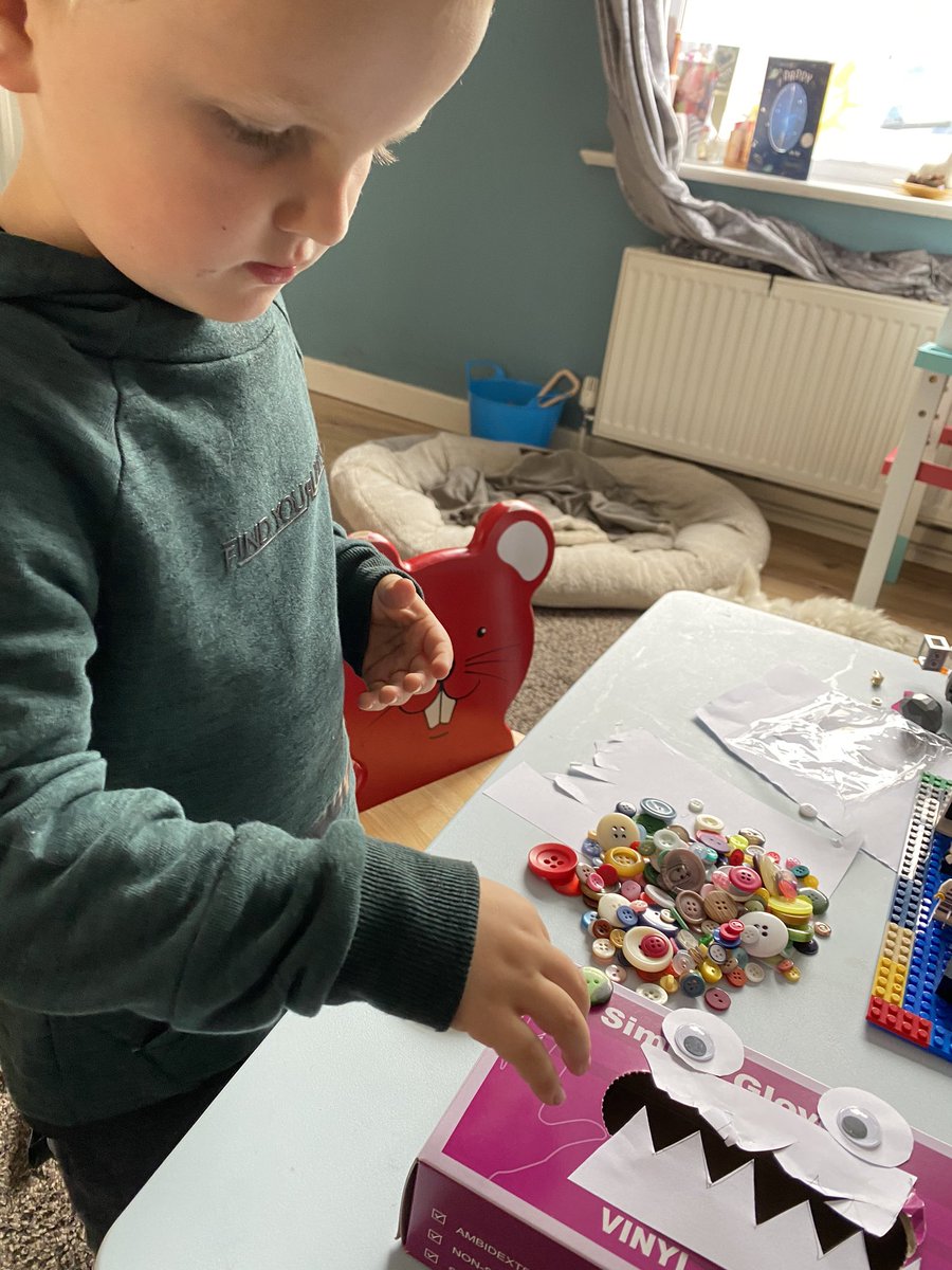 JacquiBevan's tweet photo. @MpNursery Jeston made a glove box monster this evening with mommy... 👨🏼‍🎨🧟‍♂️🦠 https://t.co/leb18xw5pv