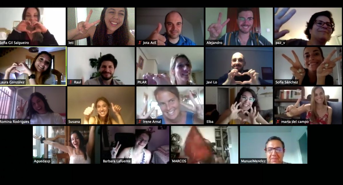 Letigrijo's tweet photo. ¡¡Mis @170pulsaciones!! ¡Última clase con ellos! Me da mucha pena despedirme, todos unos grandes, llenos de actitud ¡Os deseo lo mejor a todos mis corazones! 😍¡A por todas! #CursodeCommunityManager @aulaCM https://t.co/FgtIFUeEq3