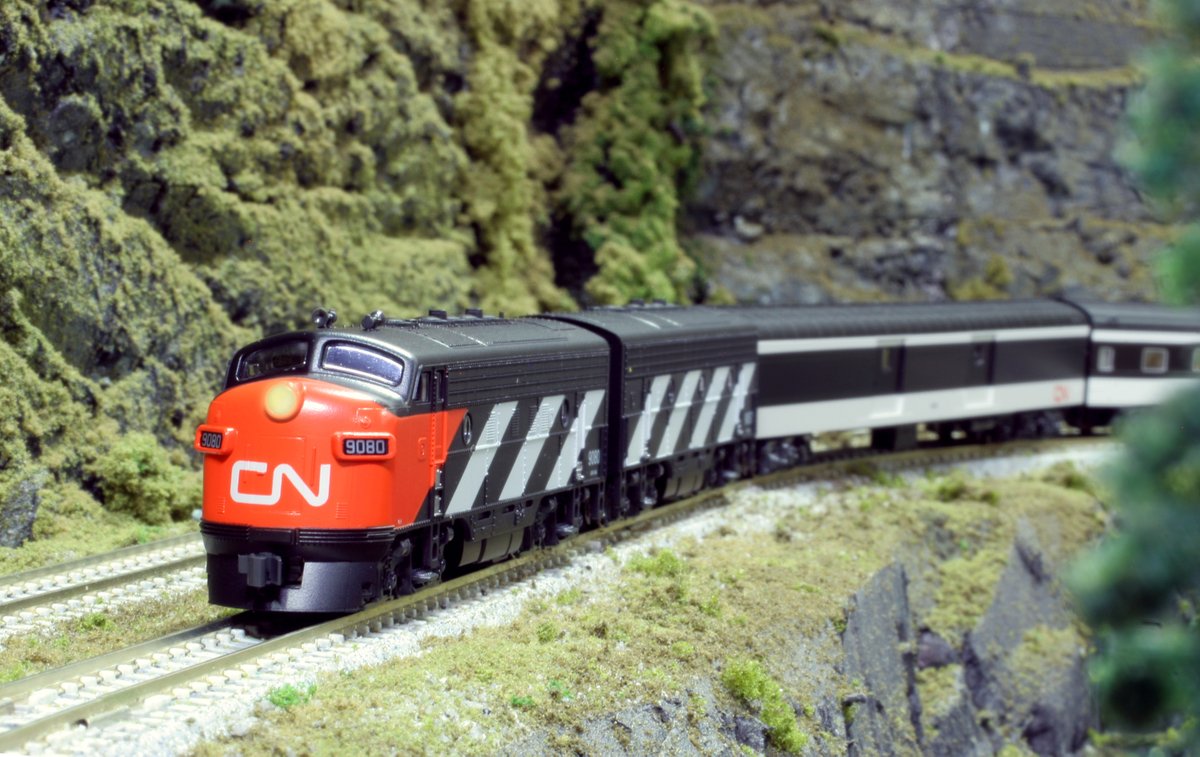canadian model train stores