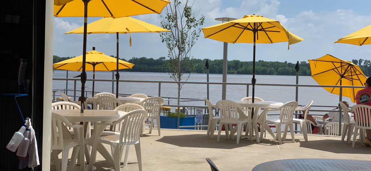 loloonradio's tweet image. A MUCH needed get away with friends at #TheLoadingDock in Grafton, IL!