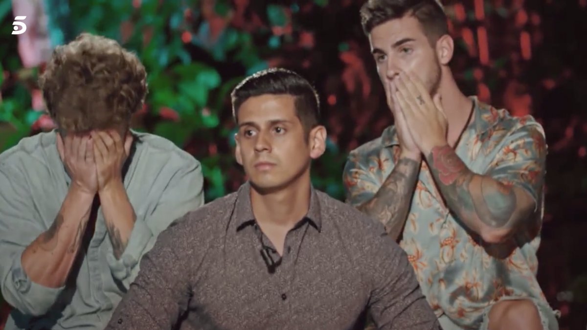 cesarsg96's tweet image. Yo viendo los partidos del Espanyol con mi familia detrás. #RCDE