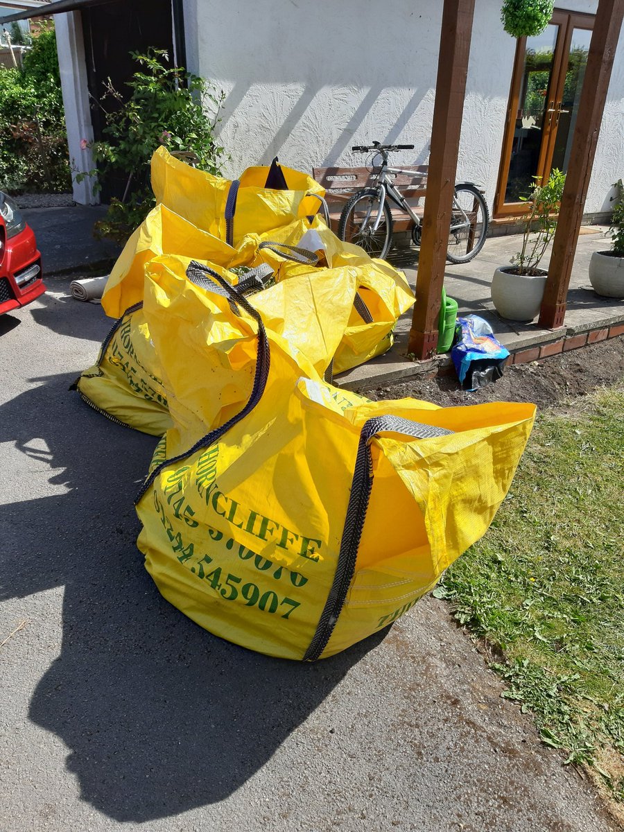 @nwalestweetsuk All good here thanks.  Moved our last tonne of garden gravel and got cracking on some actual real work.  Need to get in touch with the lovely @DoodlyDog #nthwaleshour