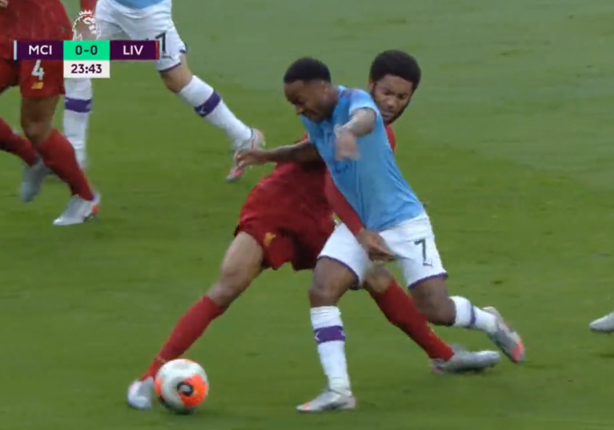 TrollFootball's tweet photo. How is this a penalty for Man City? Gomez clearly got the balls. https://t.co/AQsu463Hop