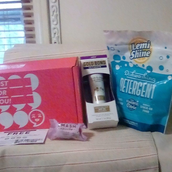 shopgrl11's tweet image. Really enjoyed being a part of #SpringForwardVoxBox influenster.com/deeplink/photo…
