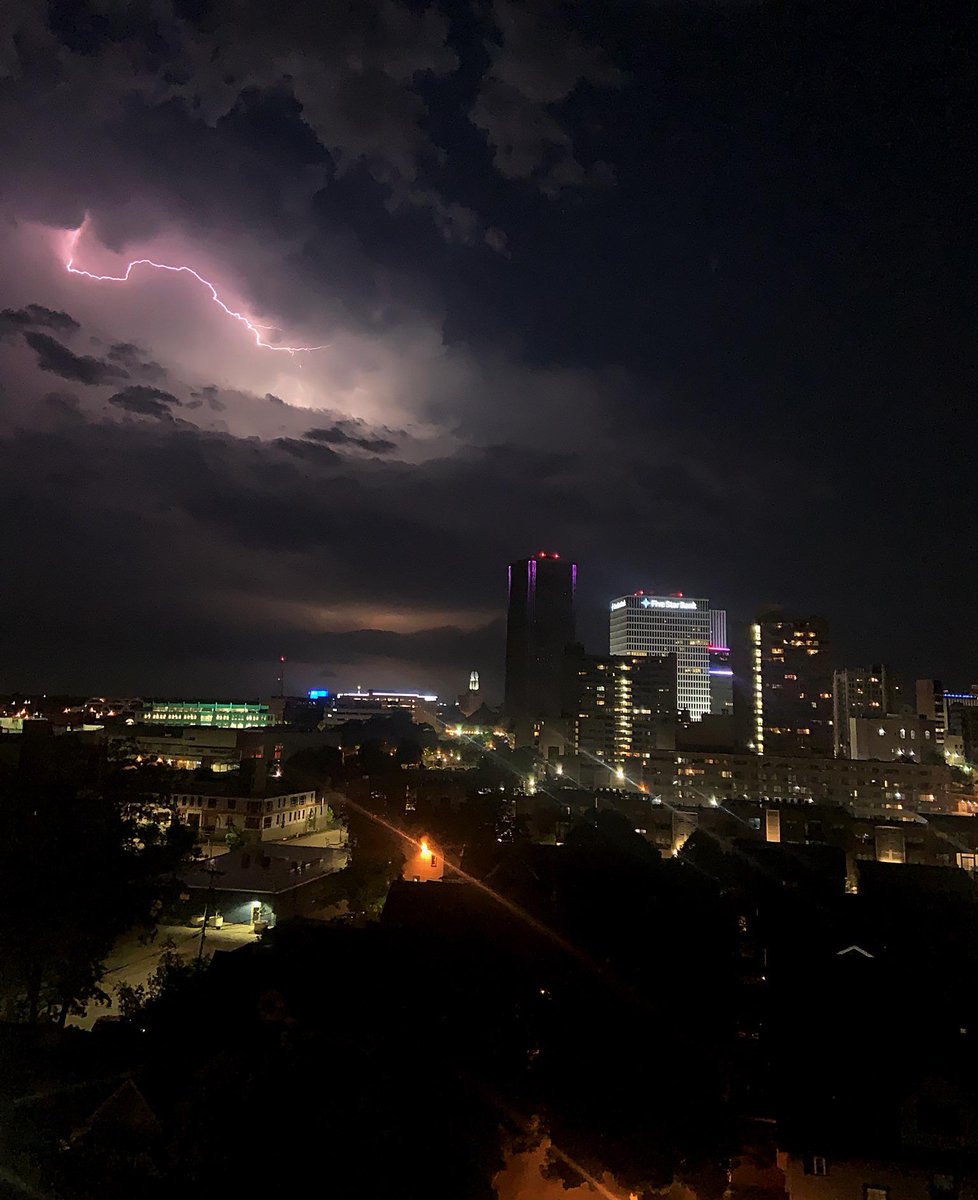 lifetimerp's tweet image. Do you enjoy dancing in the rain? #FiveMCommunity #GTAServer #FiveMRP