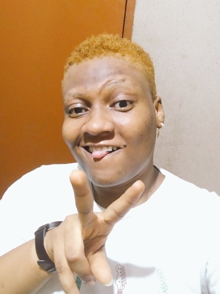 Anwuli Roseline tweet media