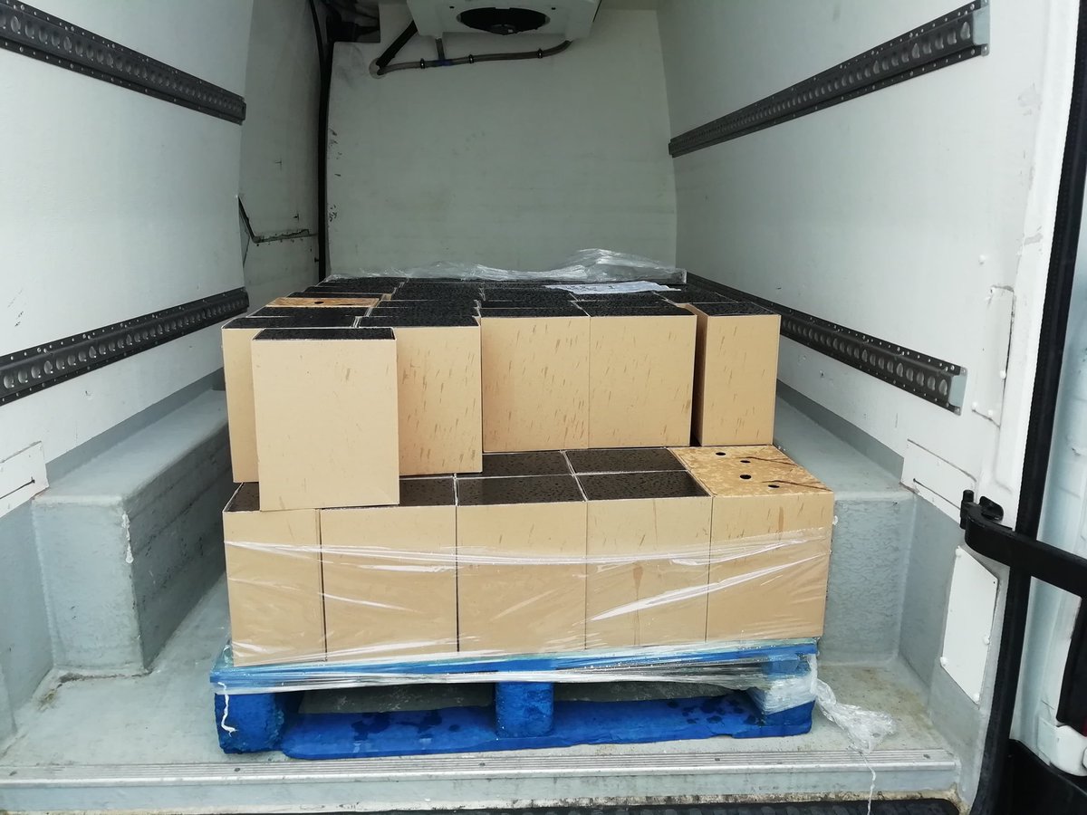 Thank you <a href="/HeronFoods/">Heron Foods</a> &amp; <a href="/MakroUK/">Makro Wholesalers</a>  Hull for the donation of 82 packs of chicken and 15 trays of bread 

Bless you both for your constant support 

Chicken sandwiches for tea for our vulnerable veterans me thinks 😊

#Strongertogether