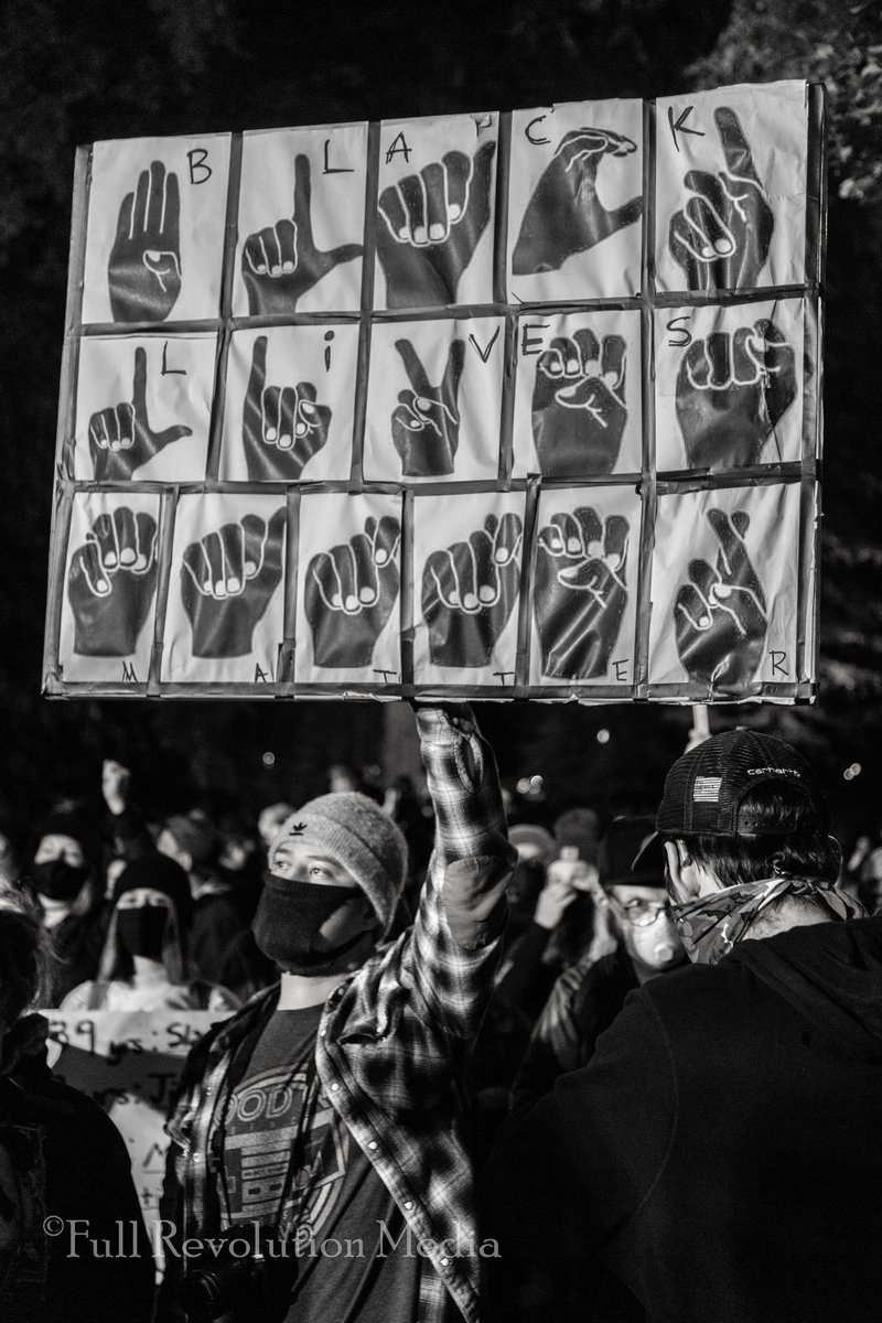 Johnnthelefty's tweet photo. 13) #PortlandProtests and #copriots https://t.co/aJX8ZgHdMW